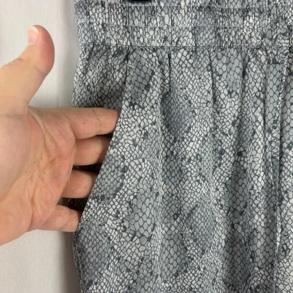 J.McLaughlin Tia Pant Desert Scale Snakeskin Print Gray Drawstring Tapered Small